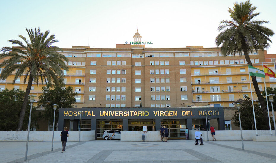 Fachada principal del Hospital General Universitario Virgen del Rocío de Sevilla